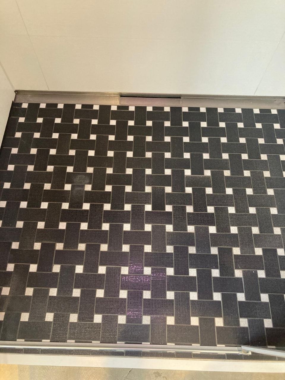 Dusche mit modernem Design